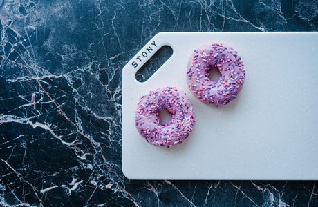 On your cutting board, there are 200 times more microbes than on a toilet seat! — Foto